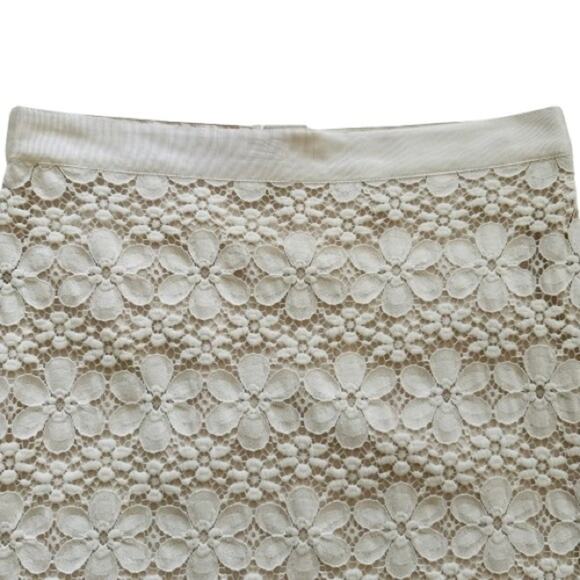 Loft Mini Skirt Cream Floral Lace Crochet Exposed Zipper Lined Petite 10P NEW - Picture 3 of 12